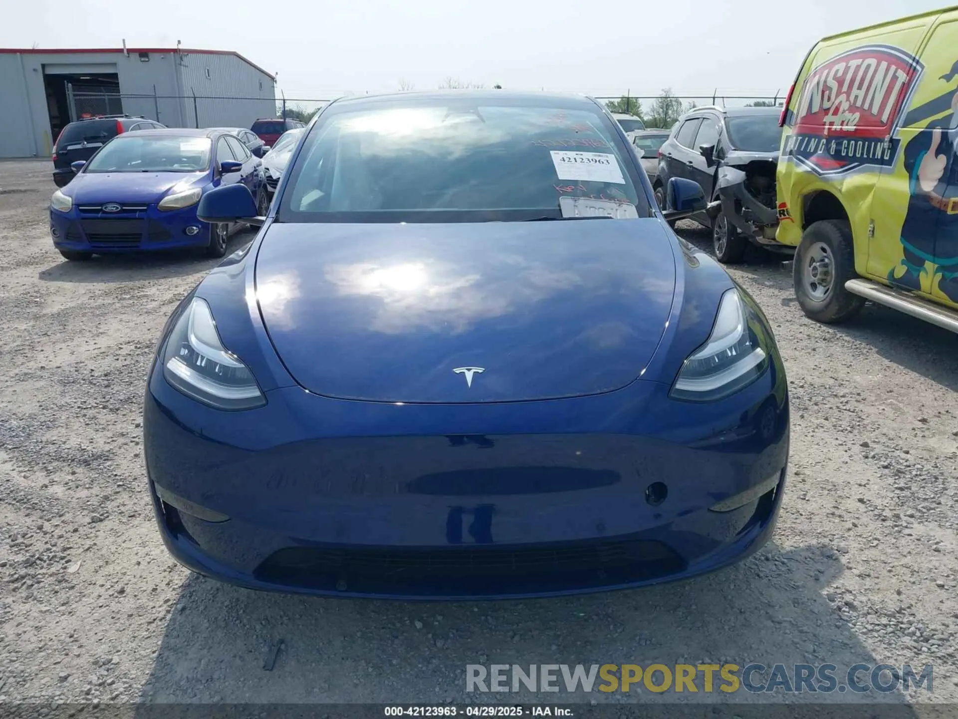12 Photograph of a damaged car 7SAYGDEE3NF455544 TESLA MODEL Y 2022
