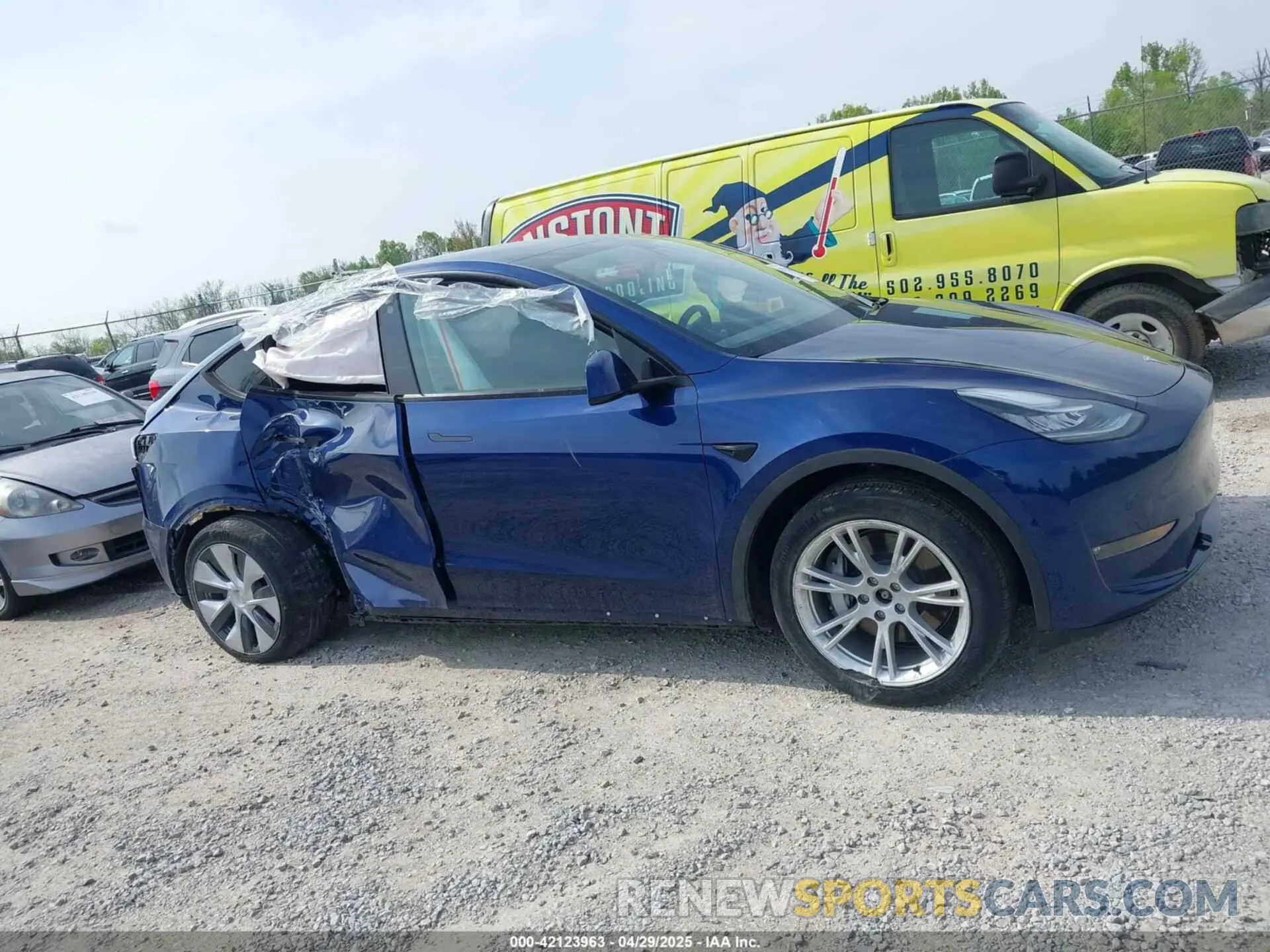 13 Photograph of a damaged car 7SAYGDEE3NF455544 TESLA MODEL Y 2022