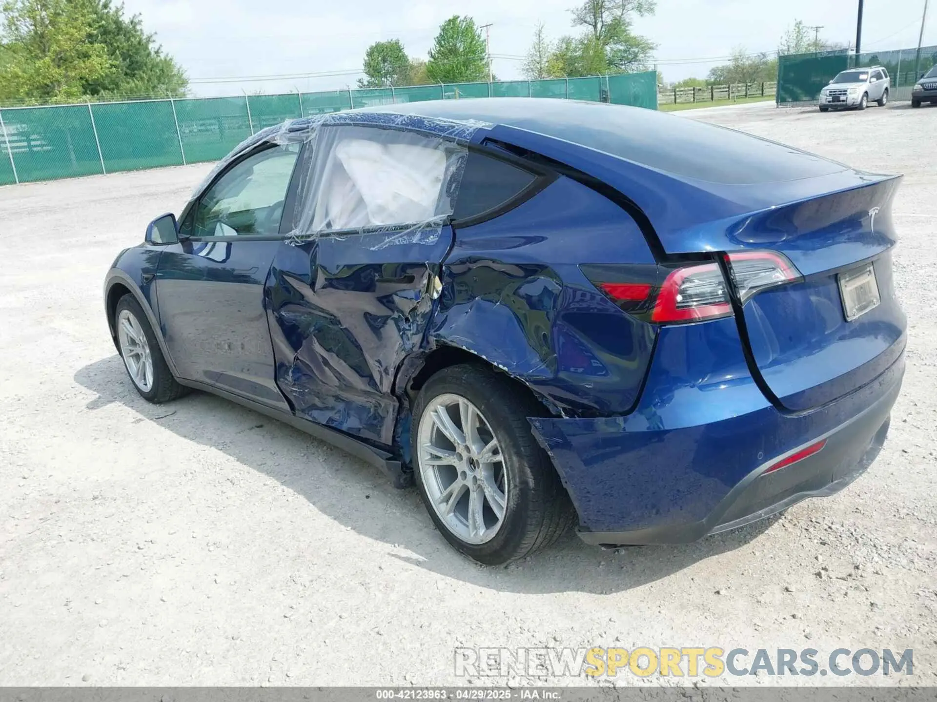 3 Photograph of a damaged car 7SAYGDEE3NF455544 TESLA MODEL Y 2022