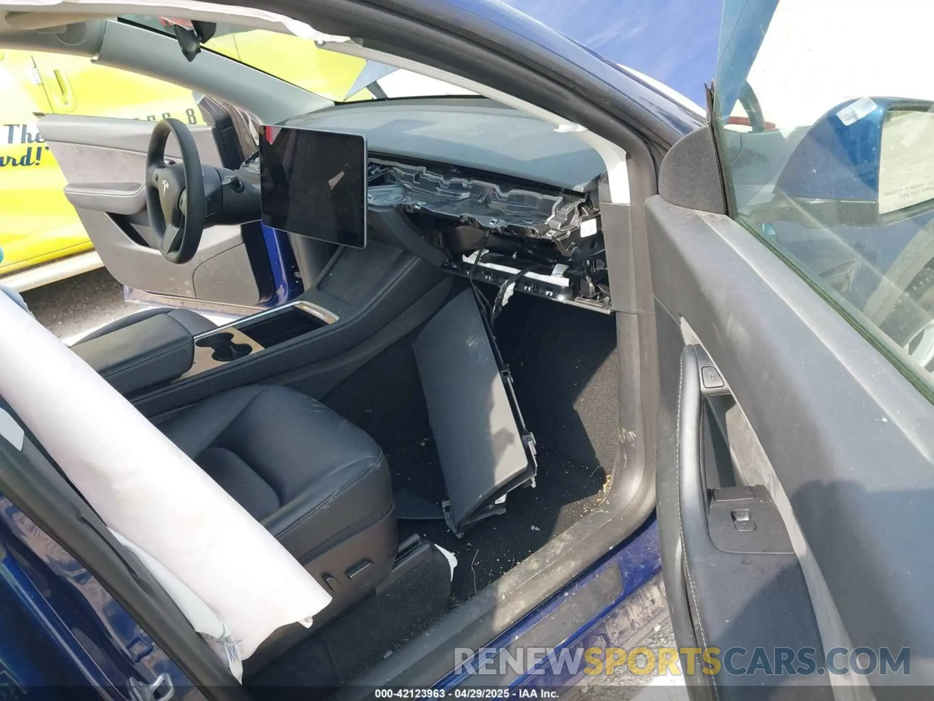5 Photograph of a damaged car 7SAYGDEE3NF455544 TESLA MODEL Y 2022