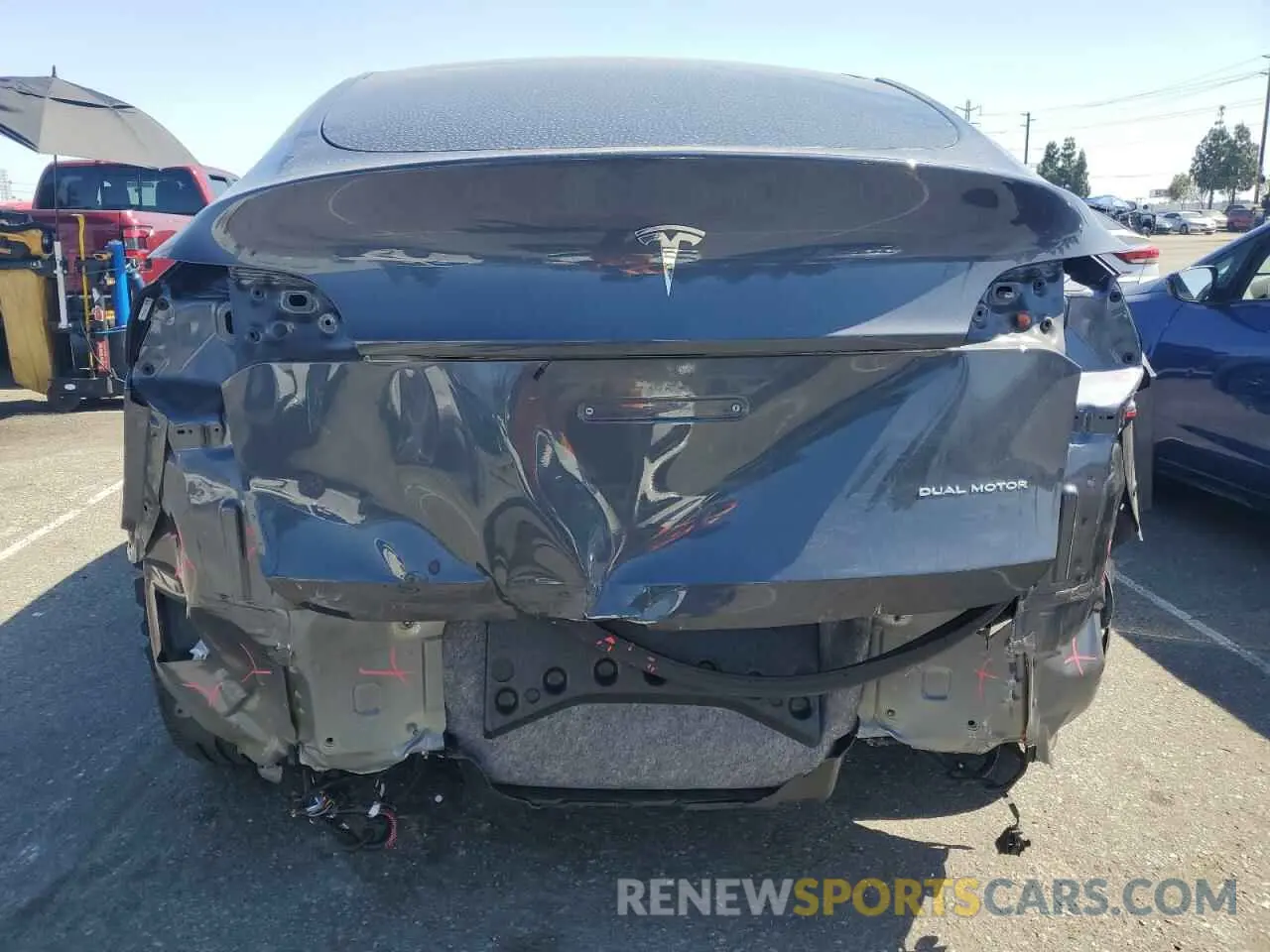 6 Photograph of a damaged car 7SAYGDEE3NF507044 TESLA MODEL Y 2022