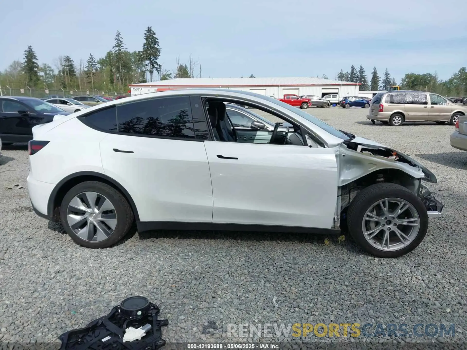 14 Photograph of a damaged car 7SAYGDEE3NF513510 TESLA MODEL Y 2022