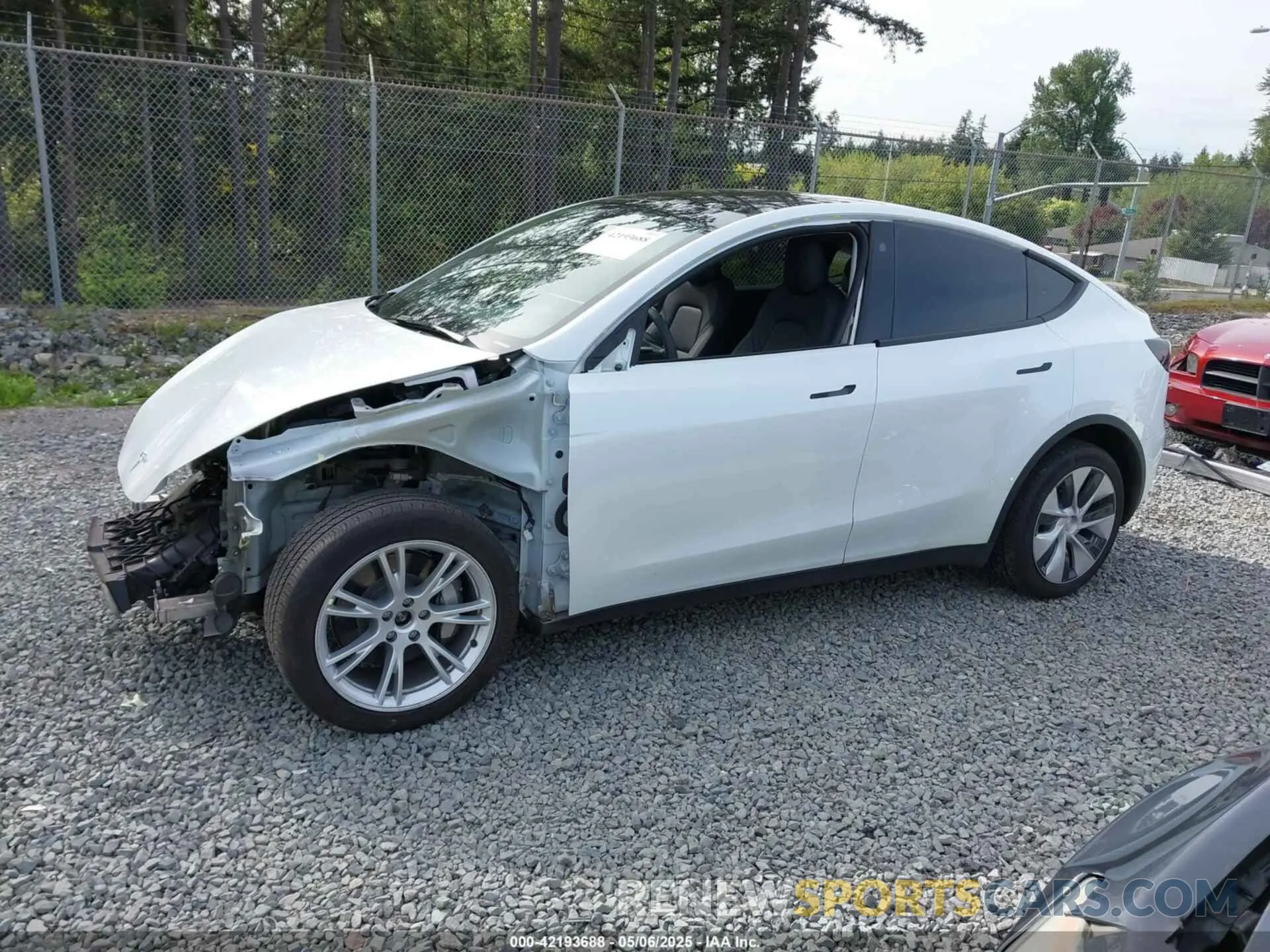 15 Photograph of a damaged car 7SAYGDEE3NF513510 TESLA MODEL Y 2022