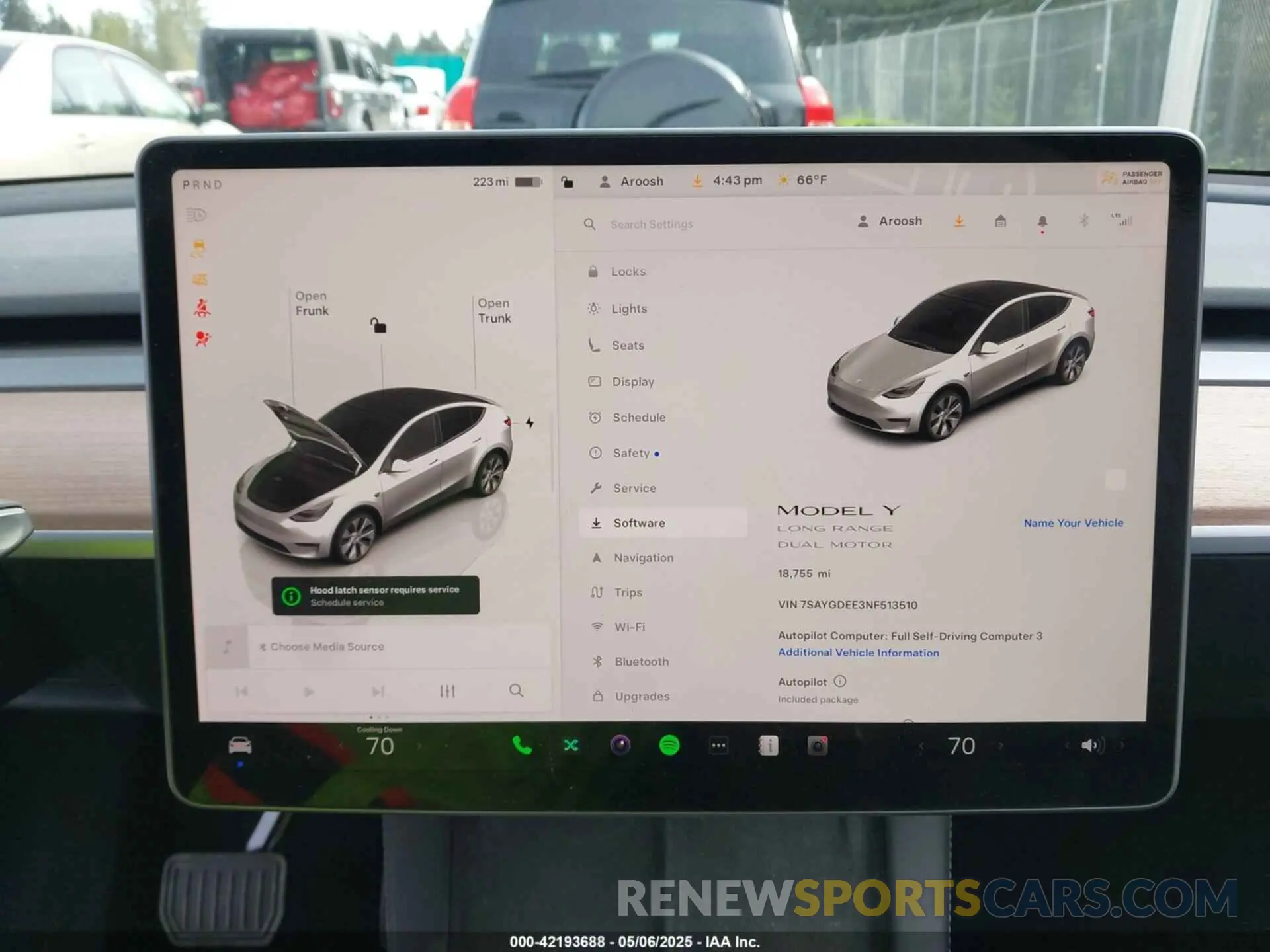 19 Photograph of a damaged car 7SAYGDEE3NF513510 TESLA MODEL Y 2022