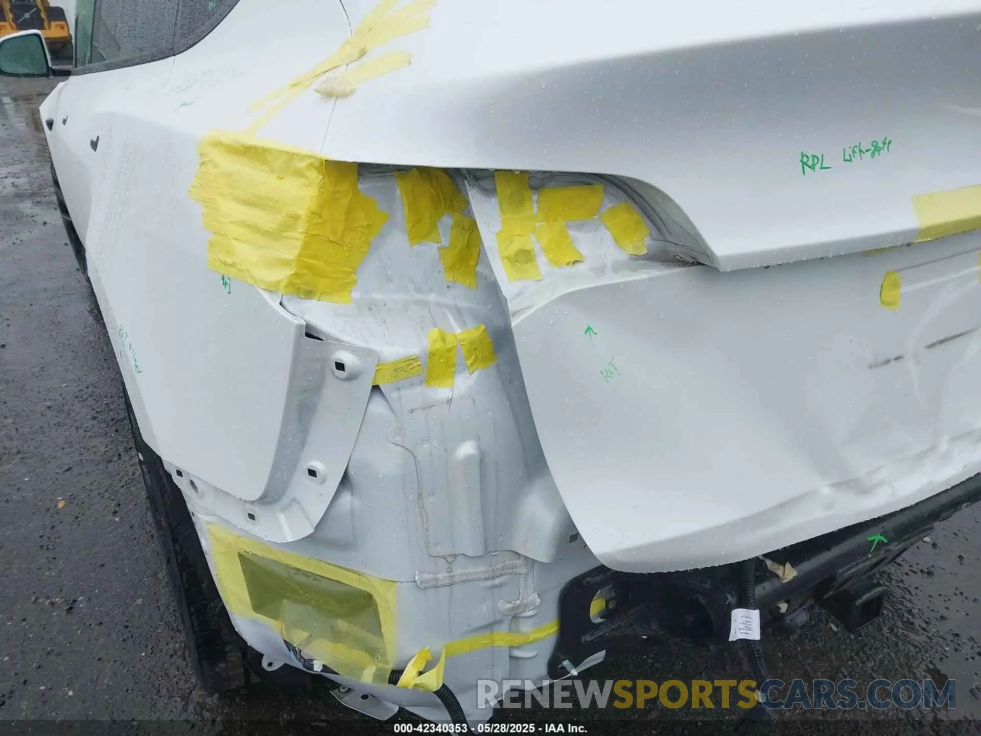 20 Photograph of a damaged car 7SAYGDEE3NF524295 TESLA MODEL Y 2022