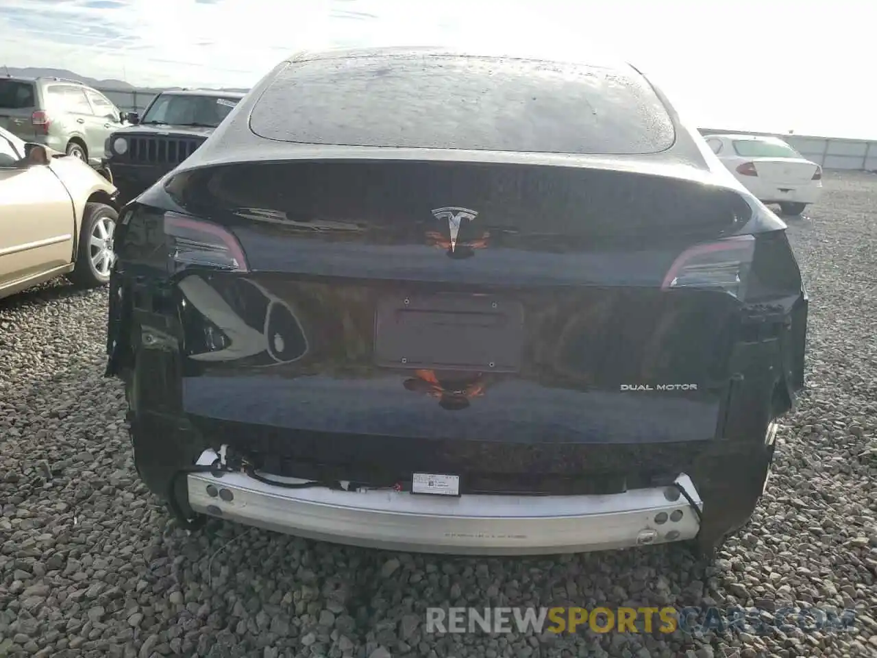 6 Photograph of a damaged car 7SAYGDEE3NF535040 TESLA MODEL Y 2022