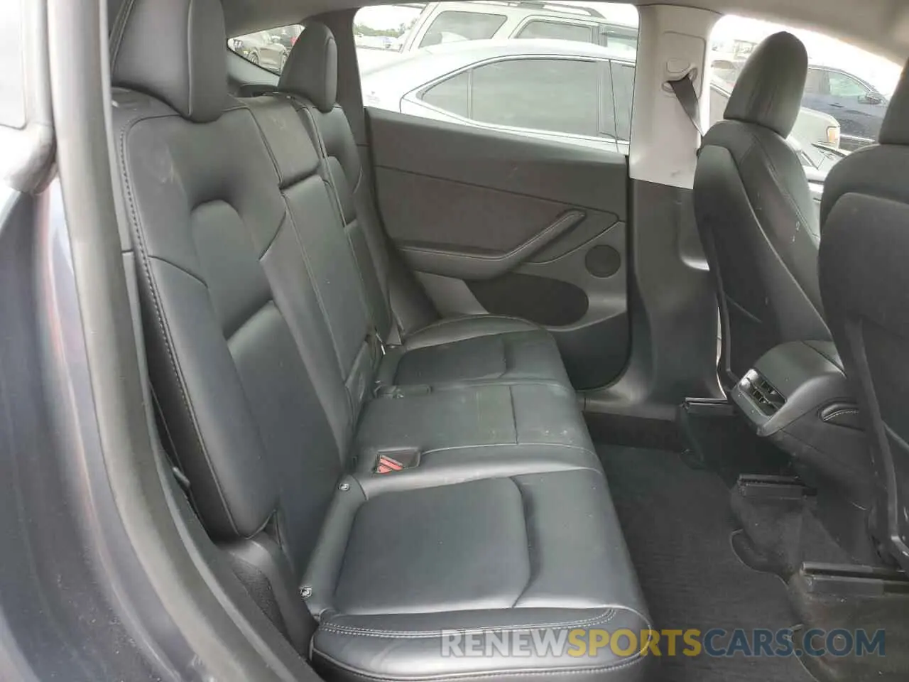 11 Photograph of a damaged car 7SAYGDEE3NF551917 TESLA MODEL Y 2022