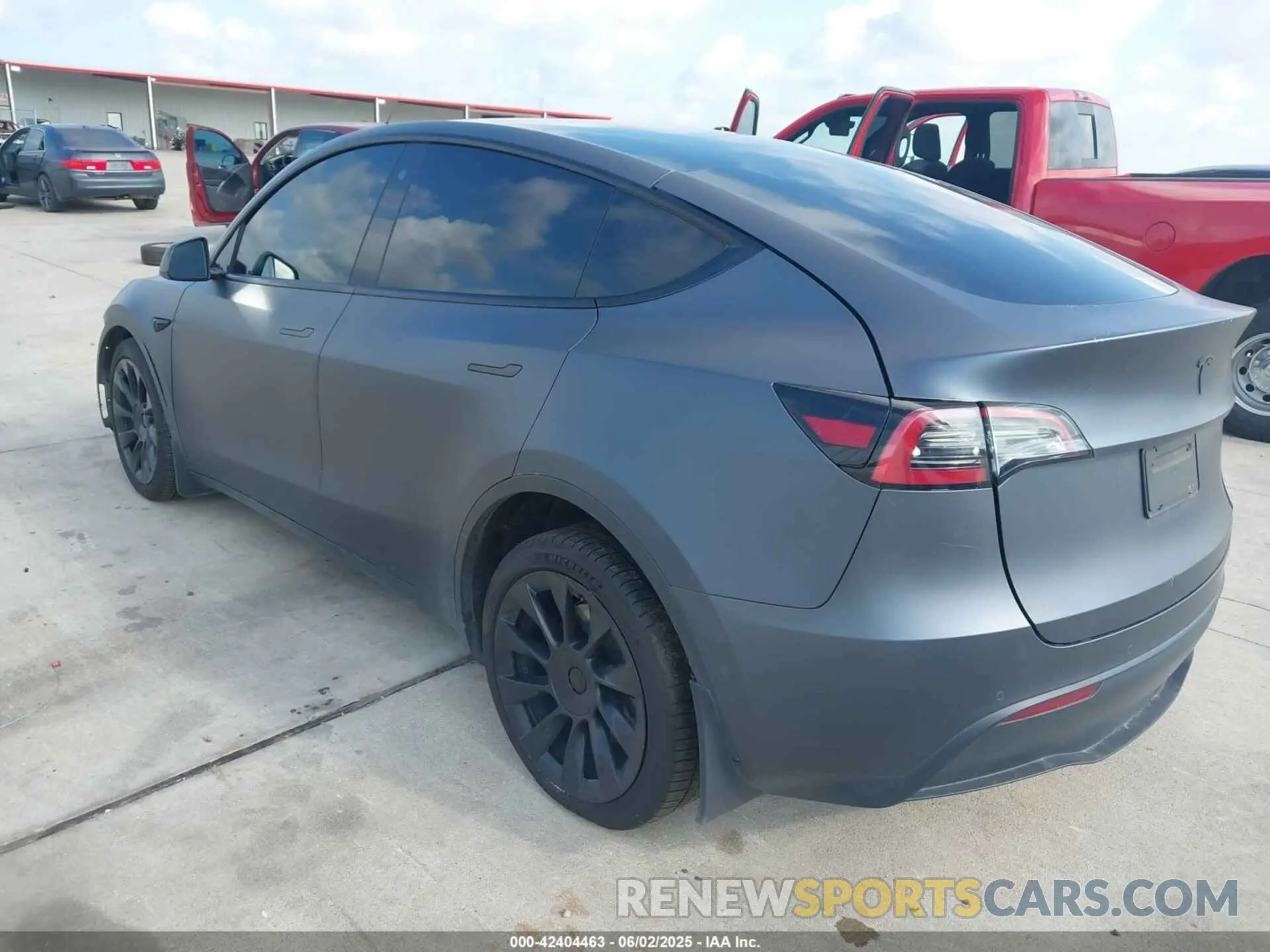 3 Photograph of a damaged car 7SAYGDEE3NF565428 TESLA MODEL Y 2022