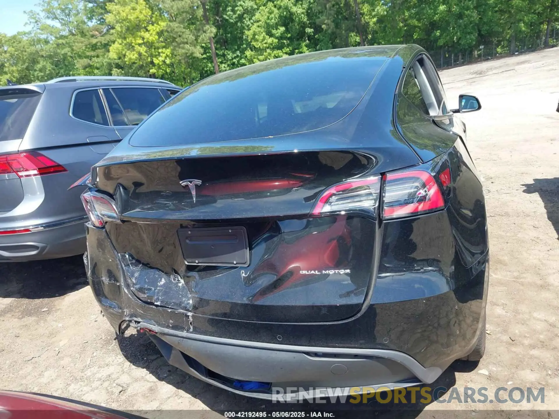16 Photograph of a damaged car 7SAYGDEE4NA006645 TESLA MODEL Y 2022