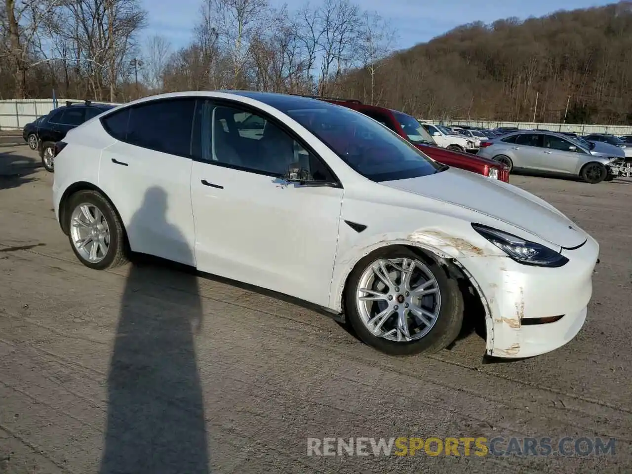 4 Photograph of a damaged car 7SAYGDEE4NA009898 TESLA MODEL Y 2022