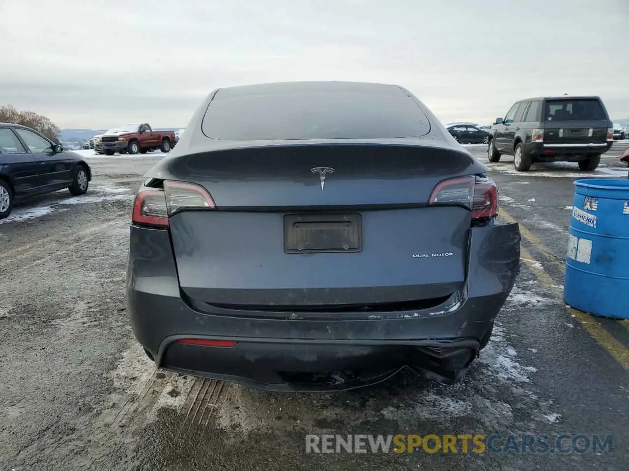 6 Photograph of a damaged car 7SAYGDEE4NA017788 TESLA MODEL Y 2022