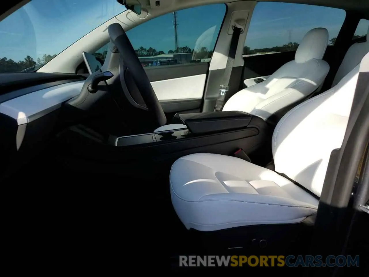 7 Photograph of a damaged car 7SAYGDEE4NF311825 TESLA MODEL Y 2022