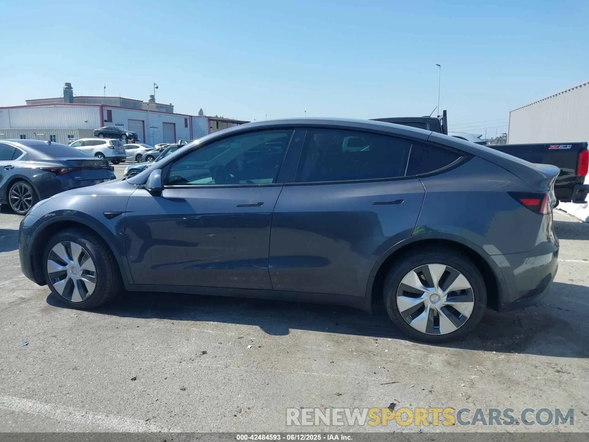 14 Photograph of a damaged car 7SAYGDEE4NF317947 TESLA MODEL Y 2022