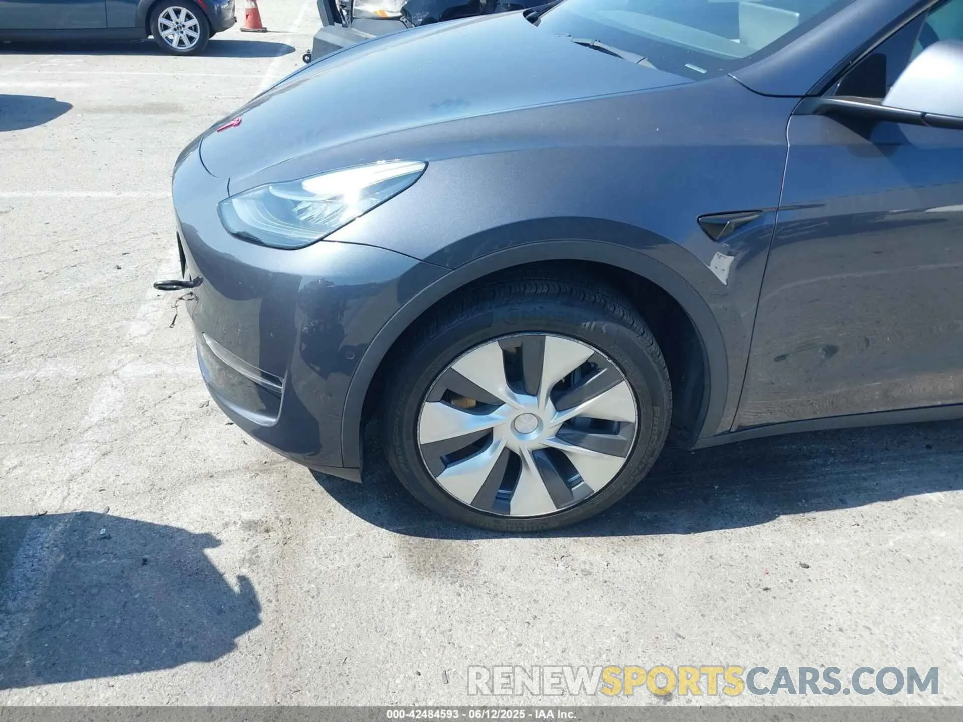 6 Photograph of a damaged car 7SAYGDEE4NF317947 TESLA MODEL Y 2022