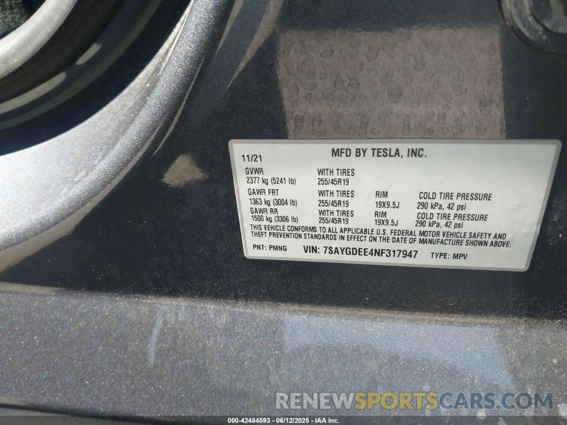 9 Photograph of a damaged car 7SAYGDEE4NF317947 TESLA MODEL Y 2022