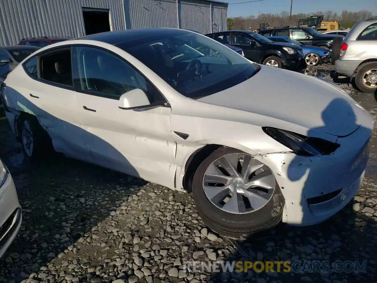 4 Photograph of a damaged car 7SAYGDEE4NF321464 TESLA MODEL Y 2022