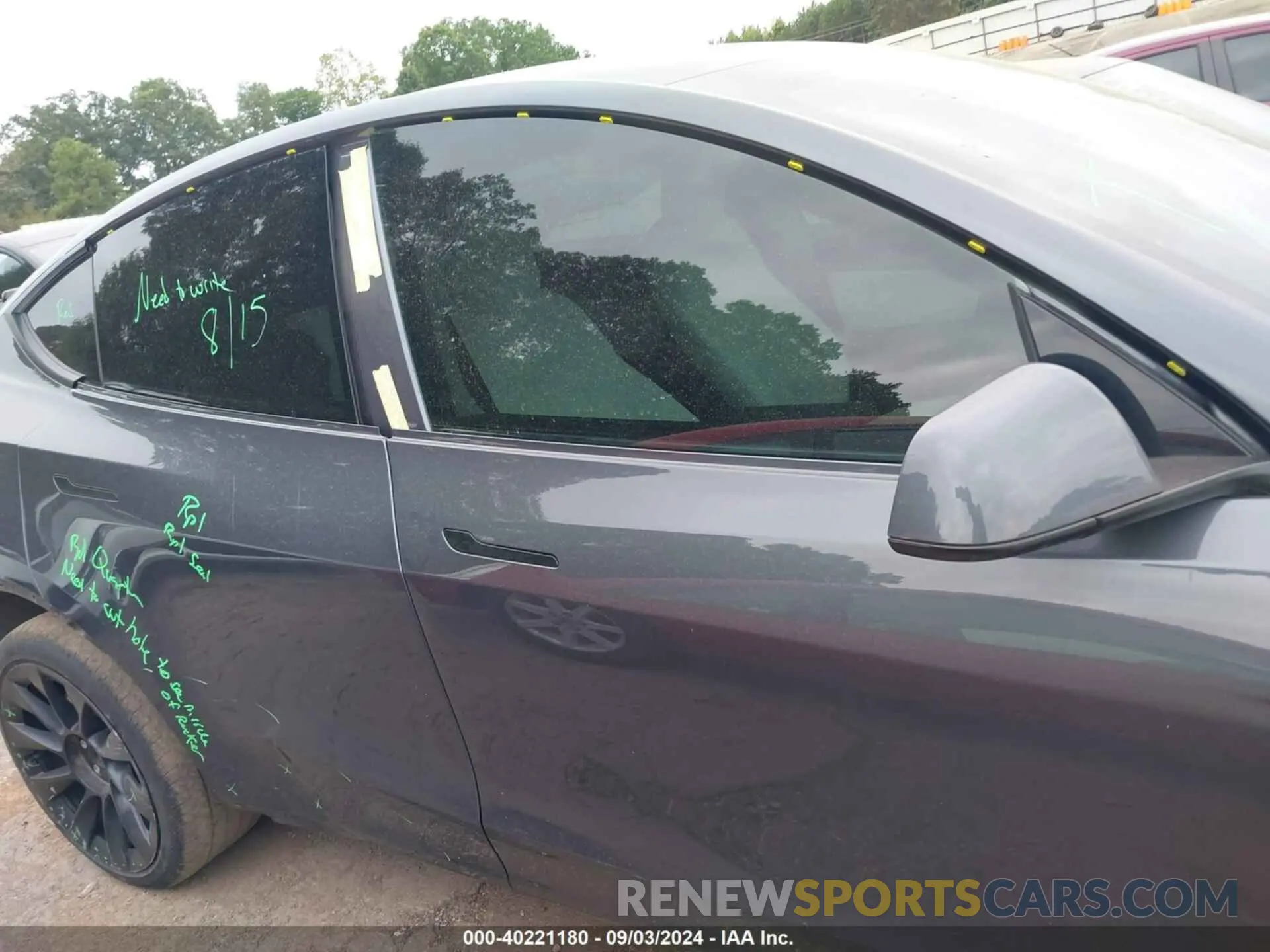 13 Photograph of a damaged car 7SAYGDEE4NF327183 TESLA MODEL Y 2022