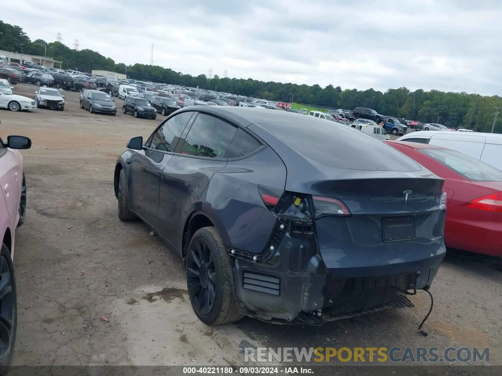 3 Photograph of a damaged car 7SAYGDEE4NF327183 TESLA MODEL Y 2022