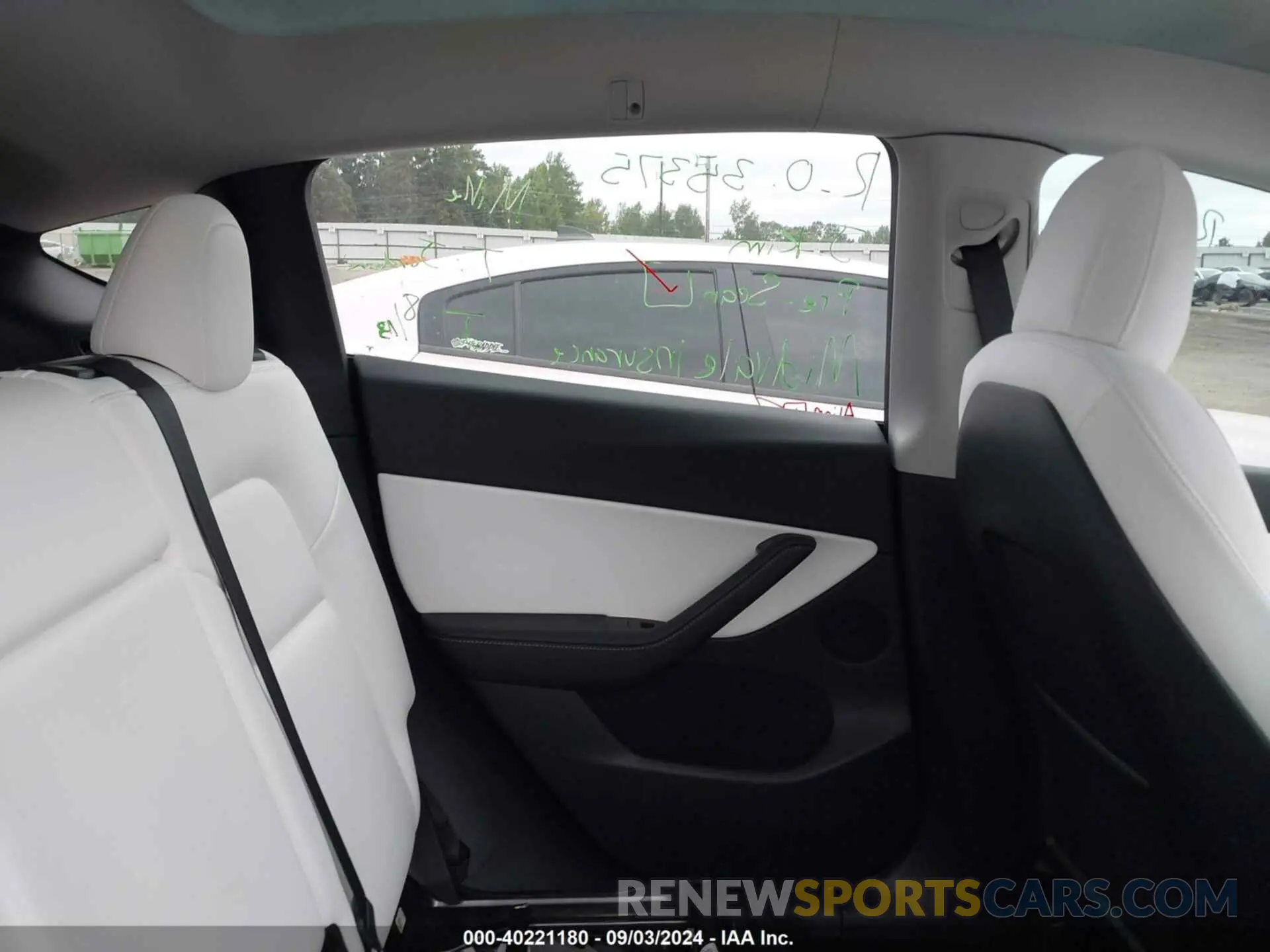 8 Photograph of a damaged car 7SAYGDEE4NF327183 TESLA MODEL Y 2022