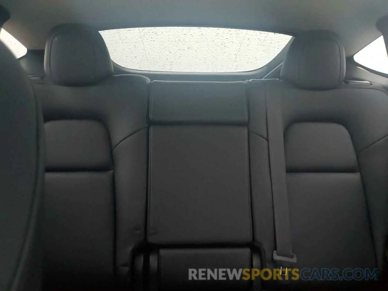 10 Photograph of a damaged car 7SAYGDEE4NF329743 TESLA MODEL Y 2022