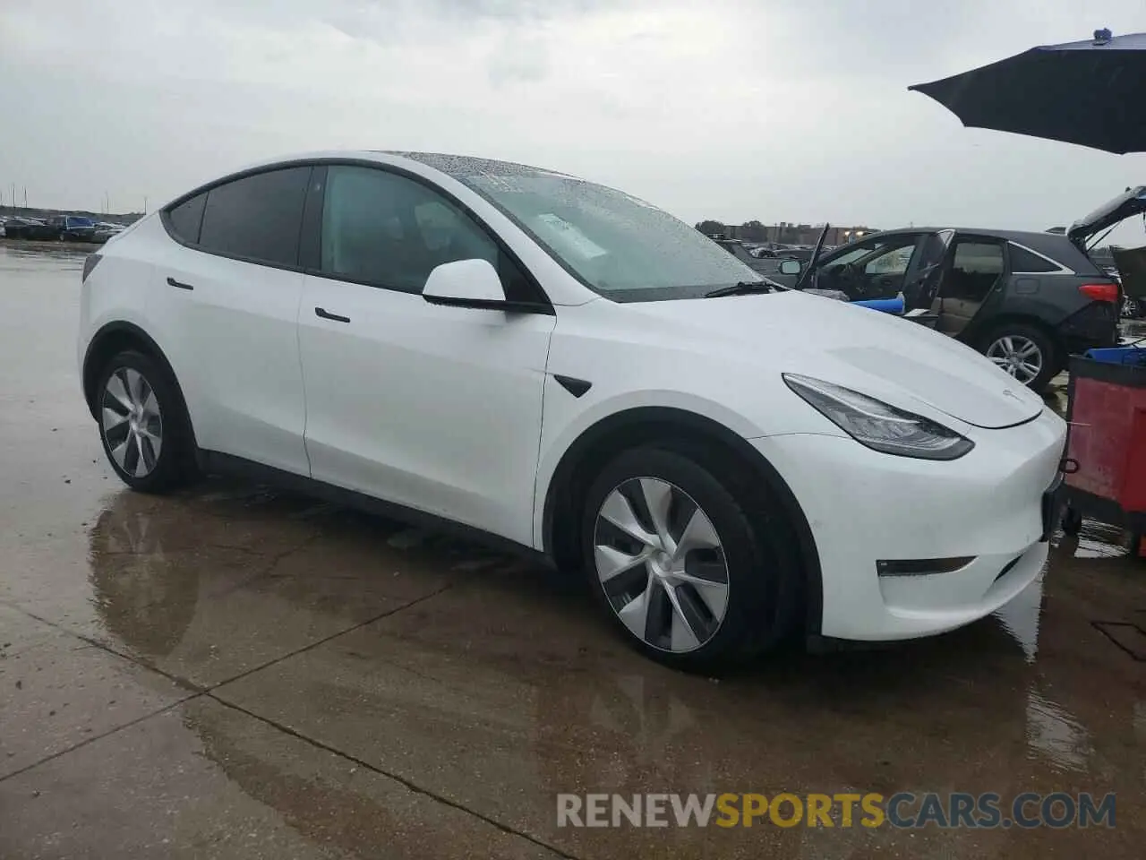 4 Photograph of a damaged car 7SAYGDEE4NF329743 TESLA MODEL Y 2022