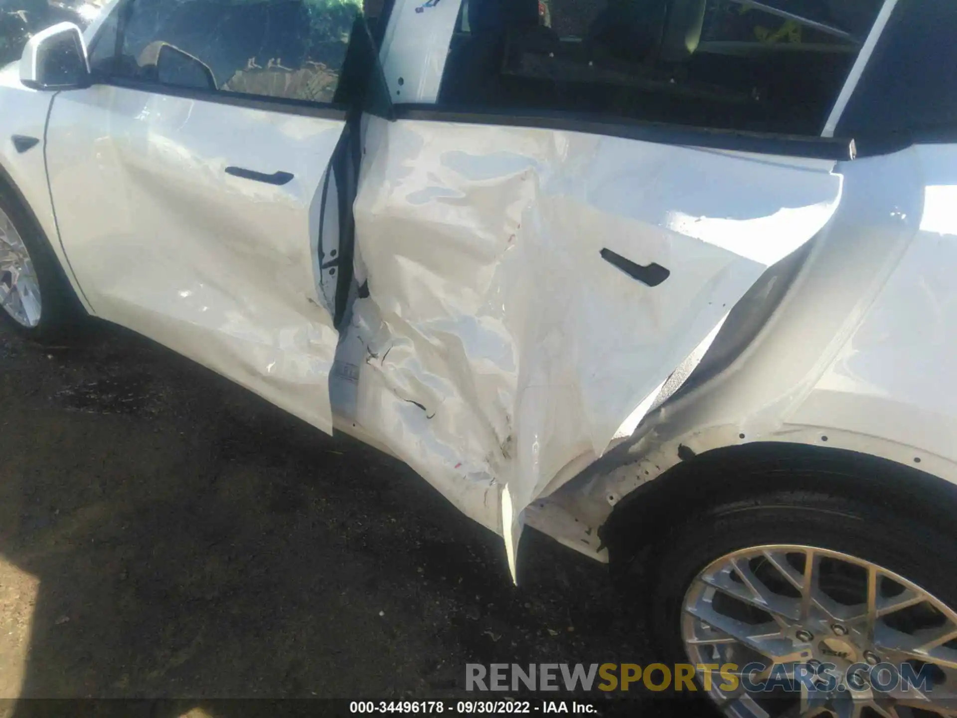 6 Photograph of a damaged car 7SAYGDEE4NF338541 TESLA MODEL Y 2022