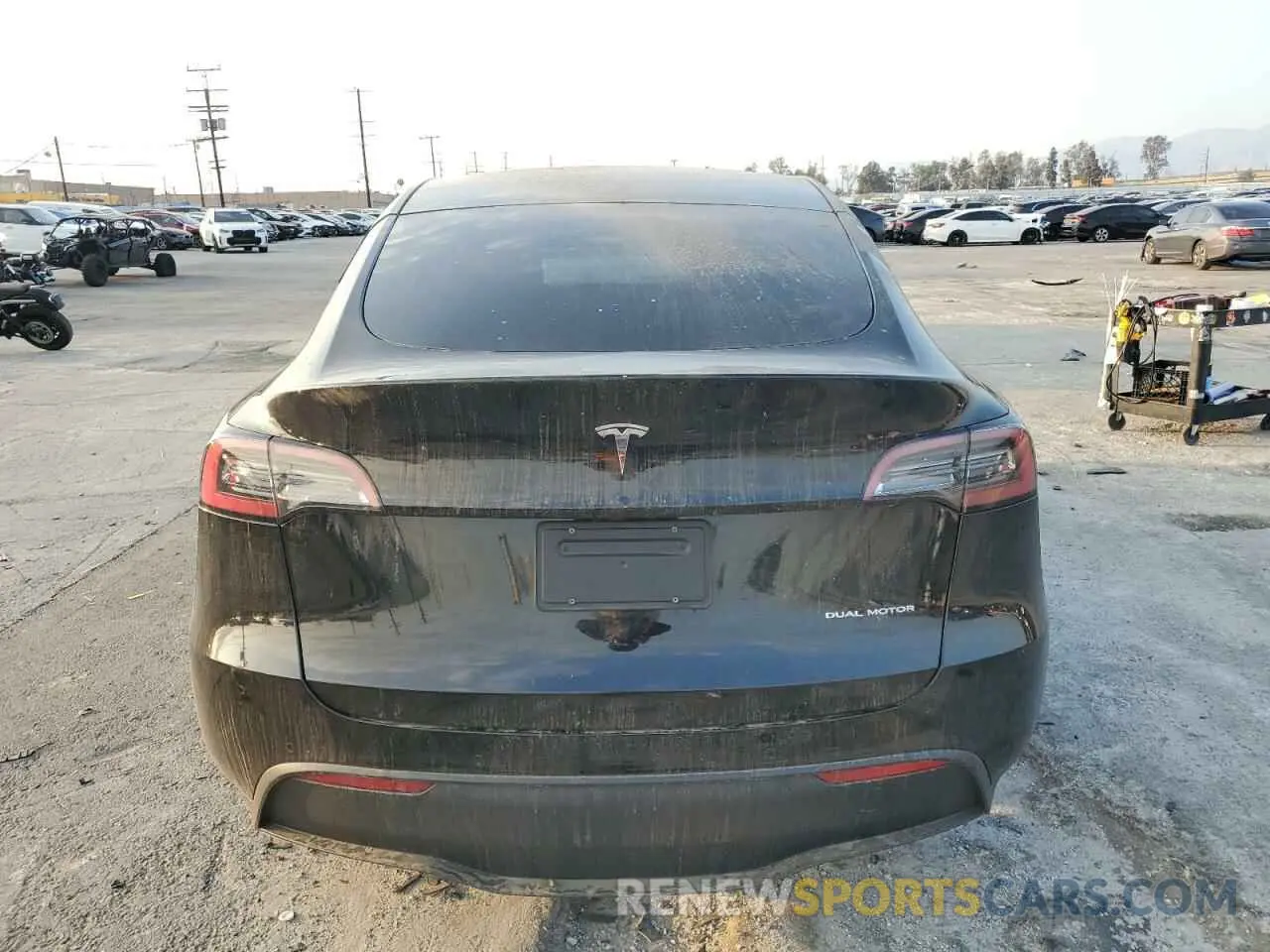6 Photograph of a damaged car 7SAYGDEE4NF350799 TESLA MODEL Y 2022