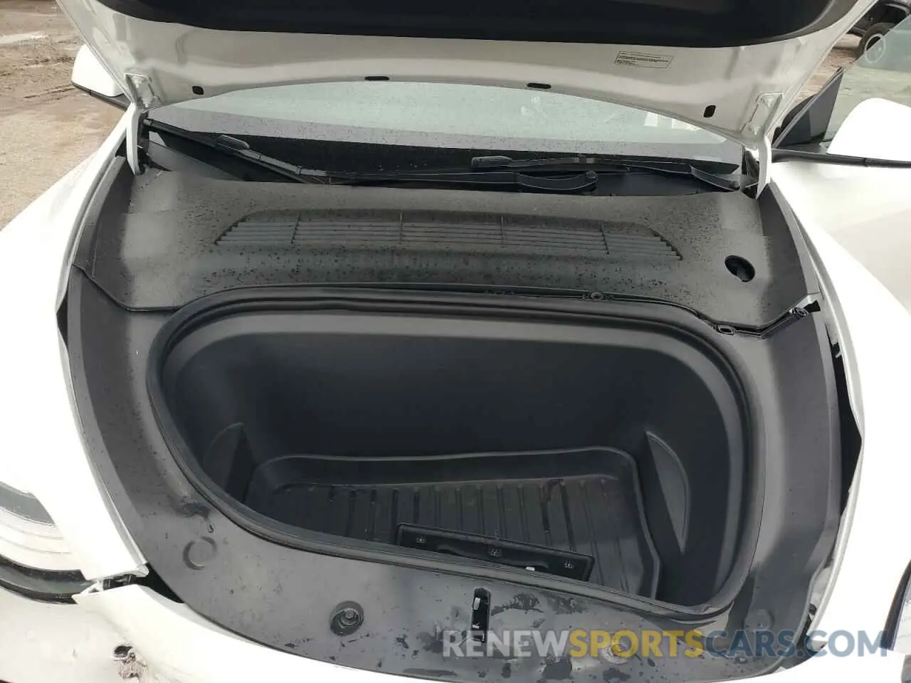 11 Photograph of a damaged car 7SAYGDEE4NF362936 TESLA MODEL Y 2022