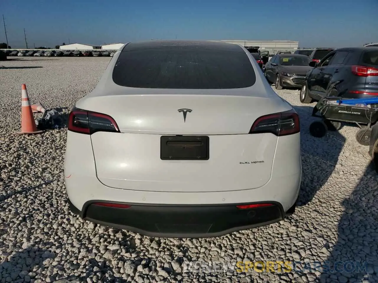 6 Photograph of a damaged car 7SAYGDEE4NF366484 TESLA MODEL Y 2022