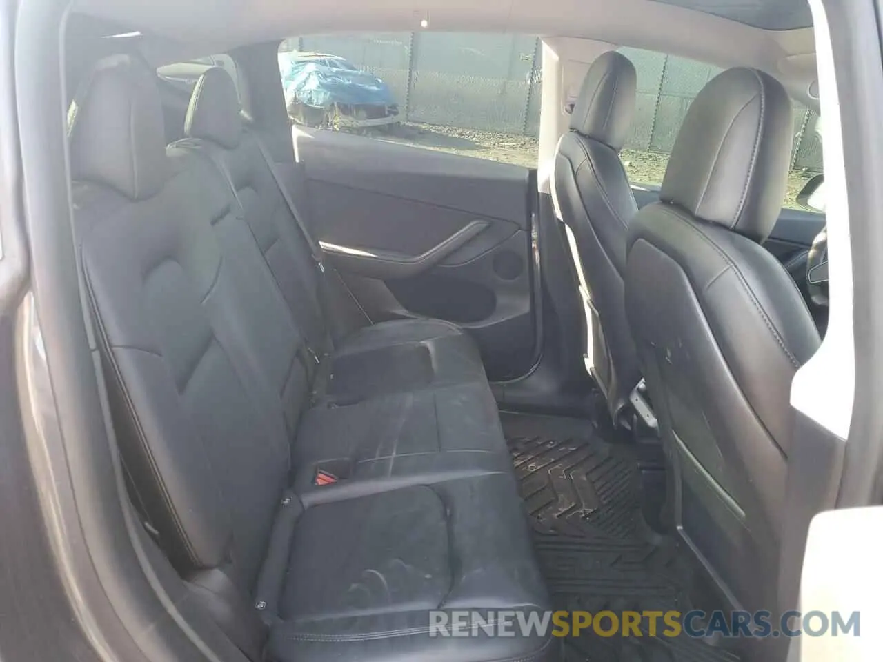 11 Photograph of a damaged car 7SAYGDEE4NF376402 TESLA MODEL Y 2022