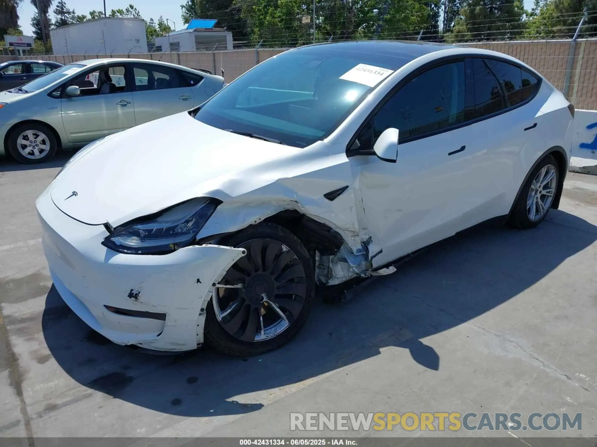 2 Photograph of a damaged car 7SAYGDEE4NF379493 TESLA MODEL Y 2022