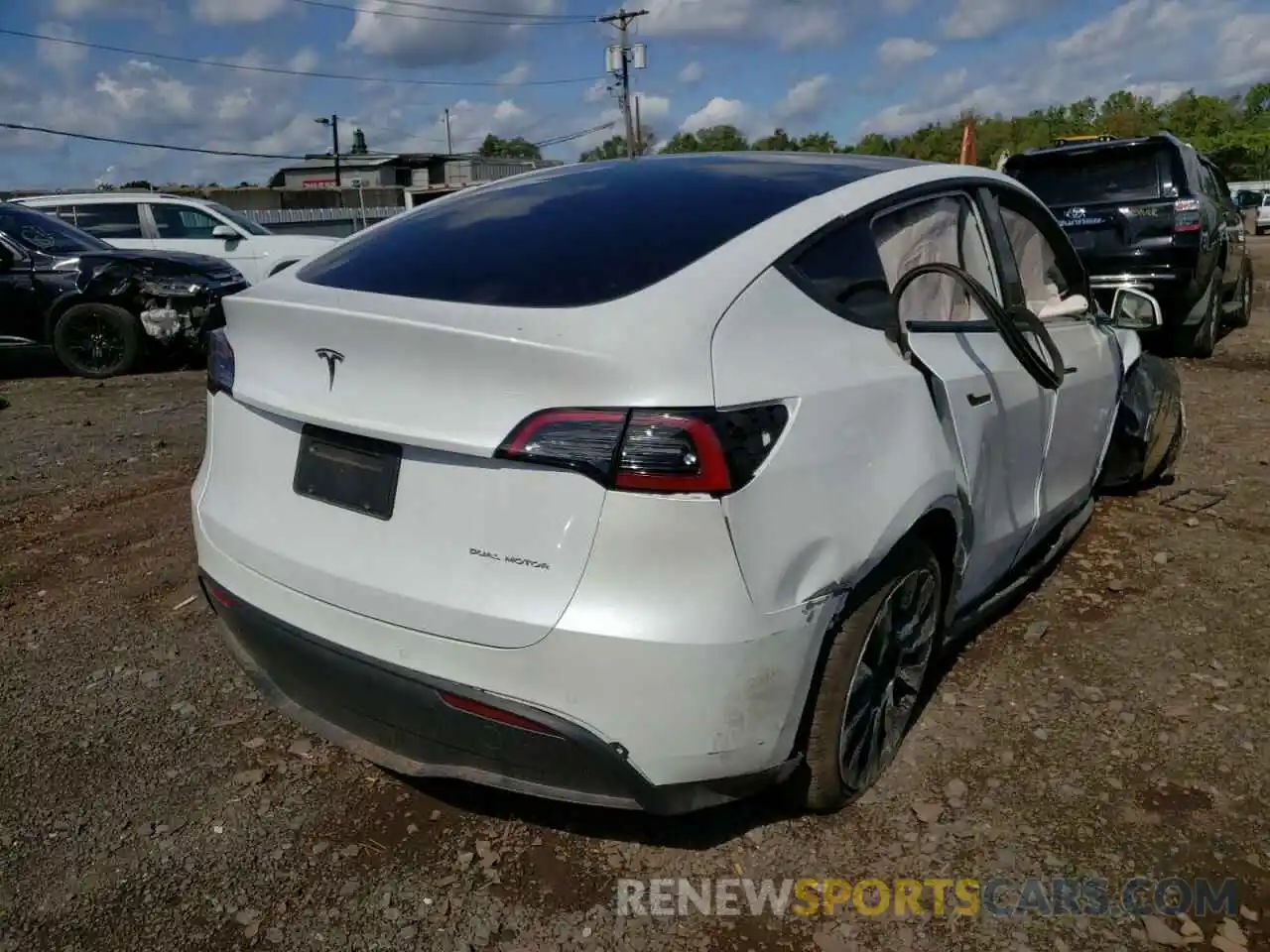 4 Photograph of a damaged car 7SAYGDEE4NF387464 TESLA MODEL Y 2022