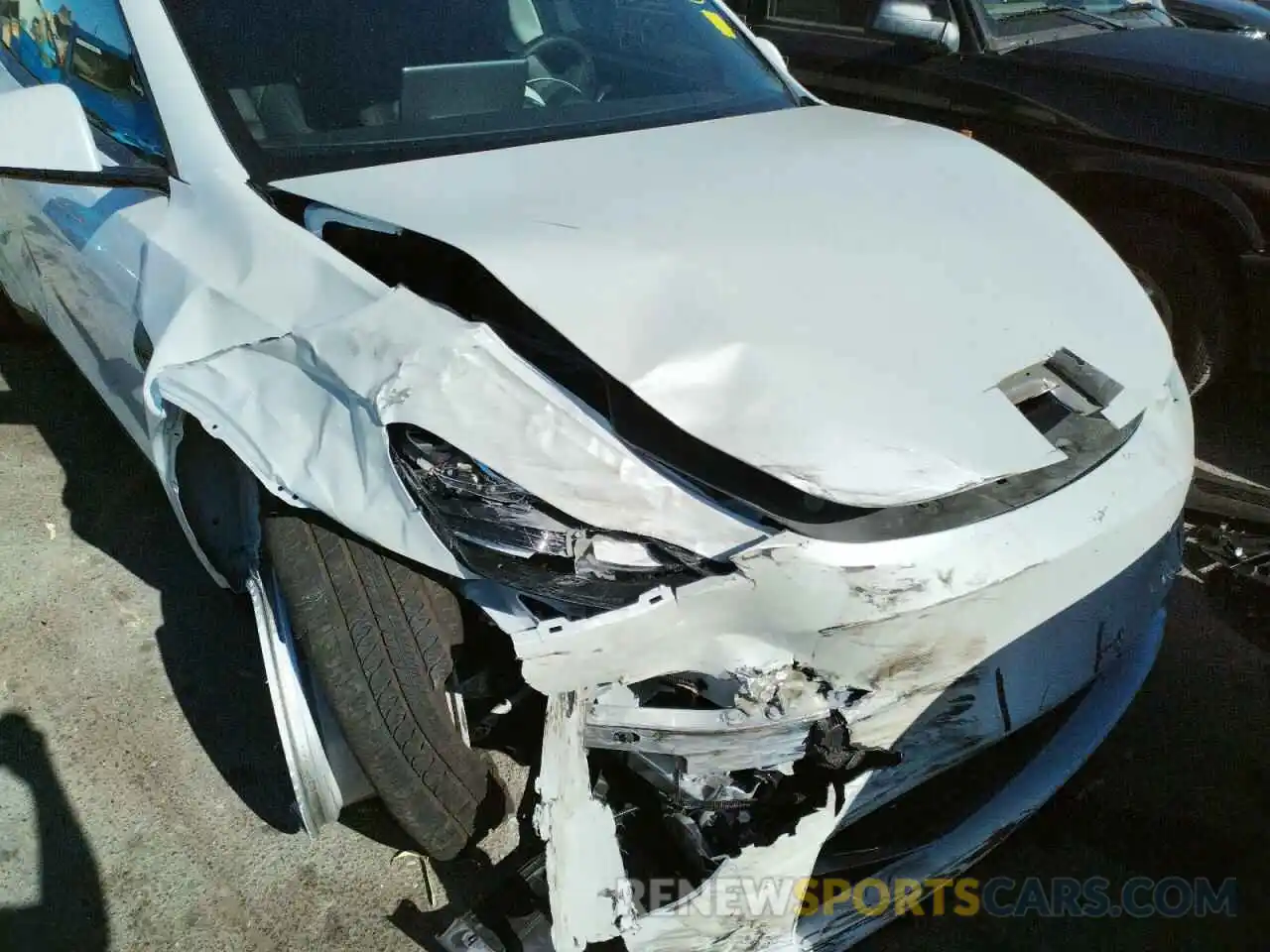 9 Photograph of a damaged car 7SAYGDEE4NF402285 TESLA MODEL Y 2022