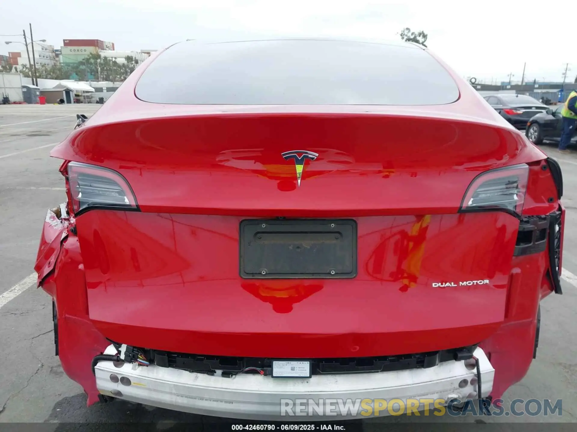 17 Photograph of a damaged car 7SAYGDEE4NF403890 TESLA MODEL Y 2022