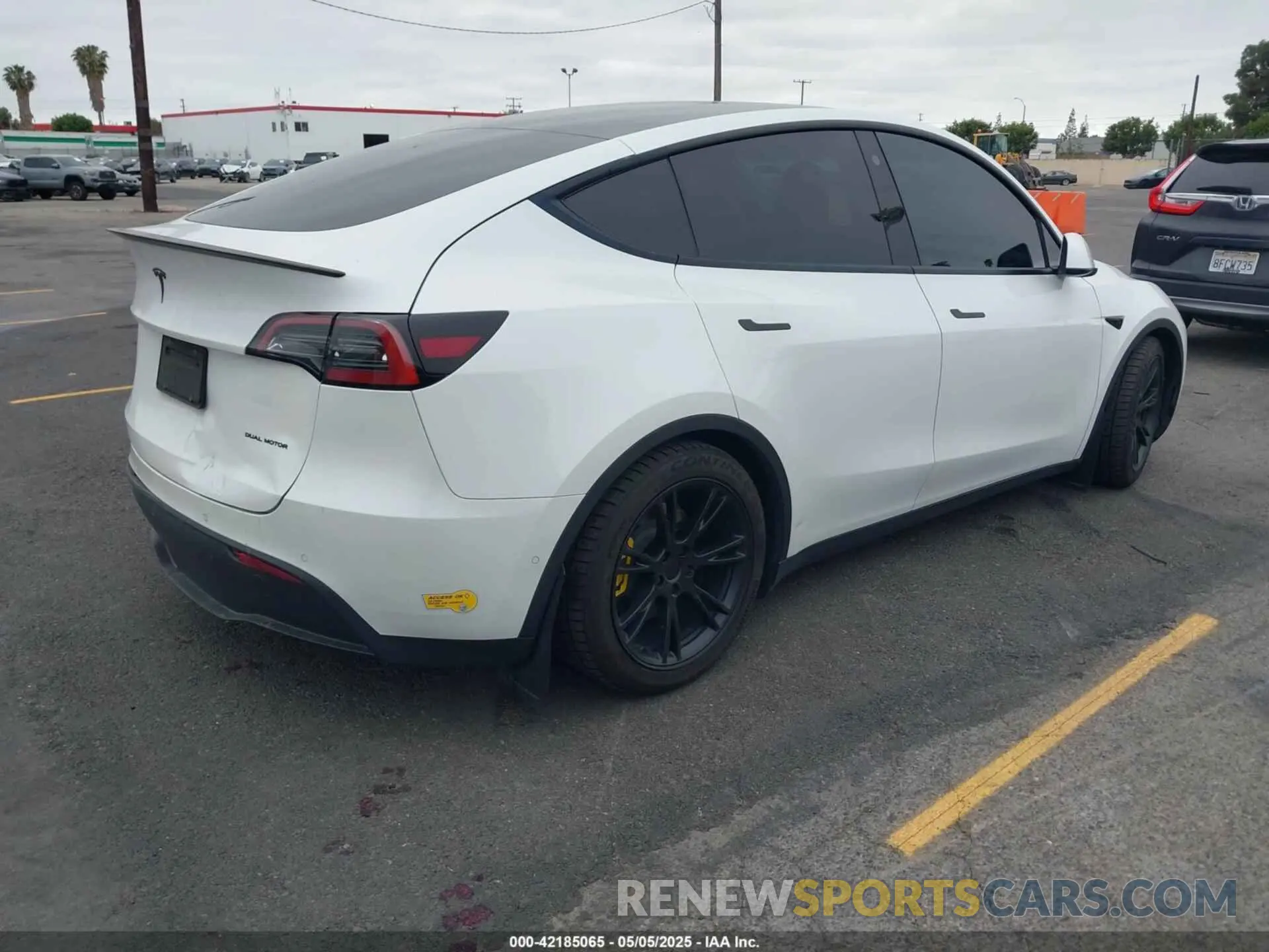 4 Photograph of a damaged car 7SAYGDEE4NF407891 TESLA MODEL Y 2022