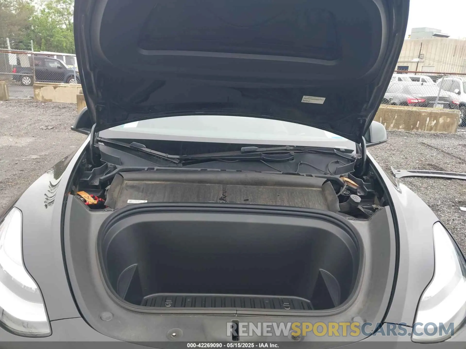 10 Photograph of a damaged car 7SAYGDEE4NF436212 TESLA MODEL Y 2022