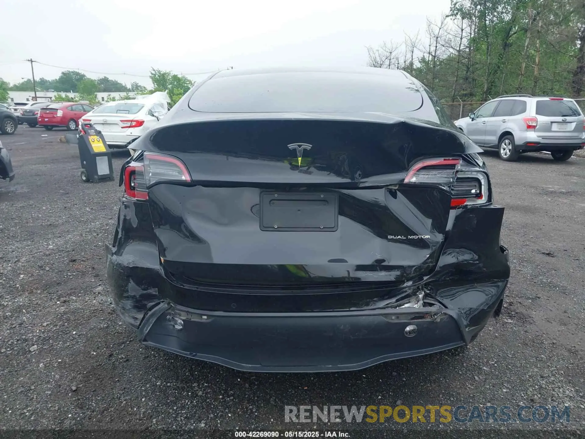 16 Photograph of a damaged car 7SAYGDEE4NF436212 TESLA MODEL Y 2022