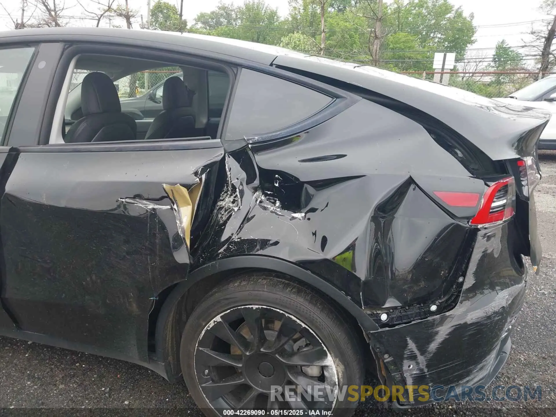 6 Photograph of a damaged car 7SAYGDEE4NF436212 TESLA MODEL Y 2022