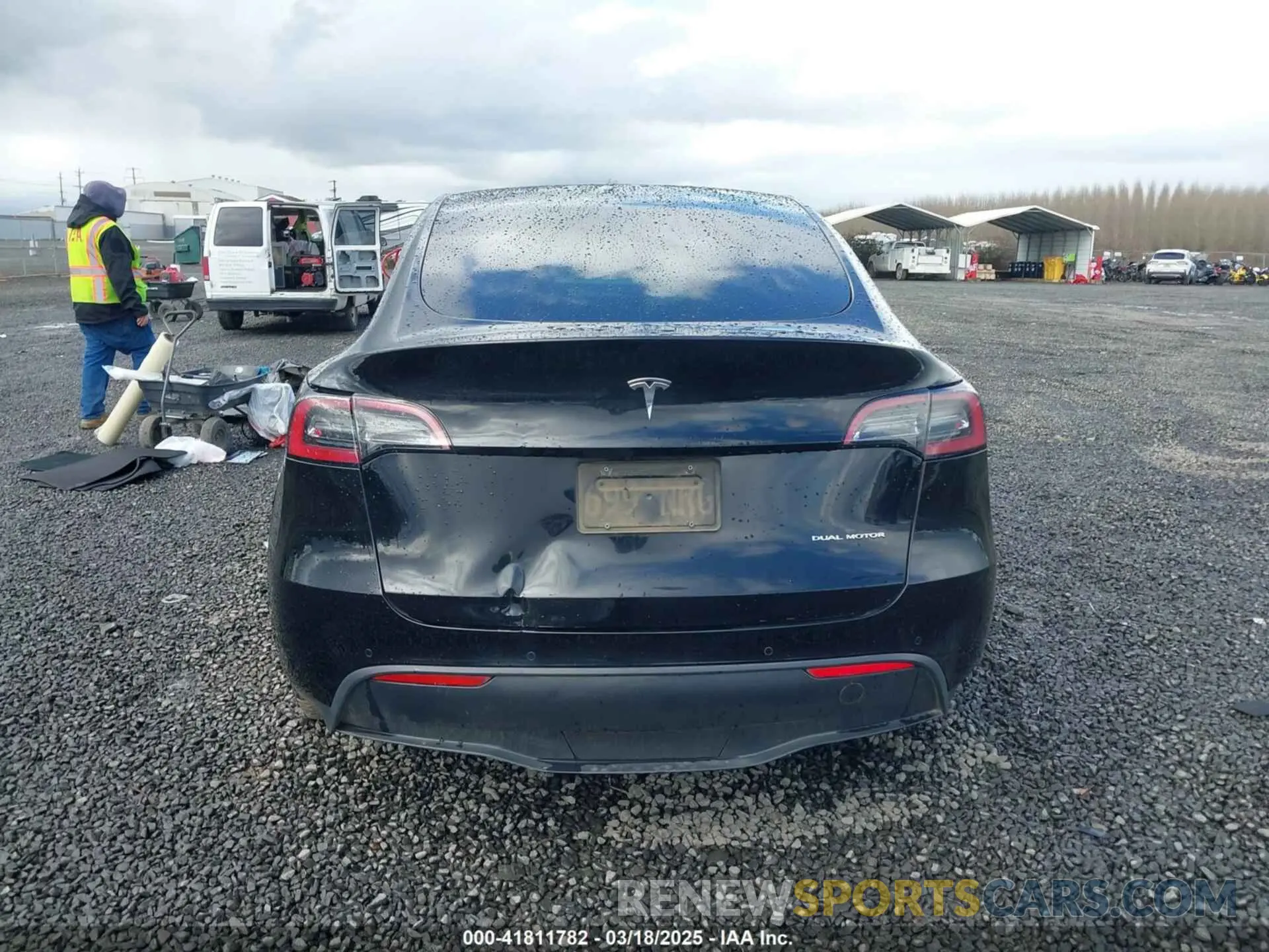 15 Photograph of a damaged car 7SAYGDEE4NF447985 TESLA MODEL Y 2022