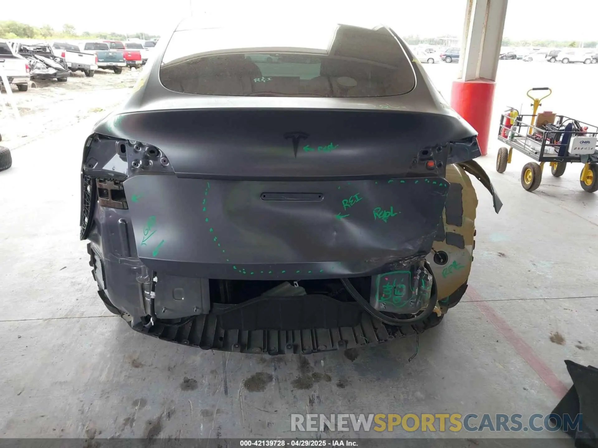 16 Photograph of a damaged car 7SAYGDEE4NF450434 TESLA MODEL Y 2022