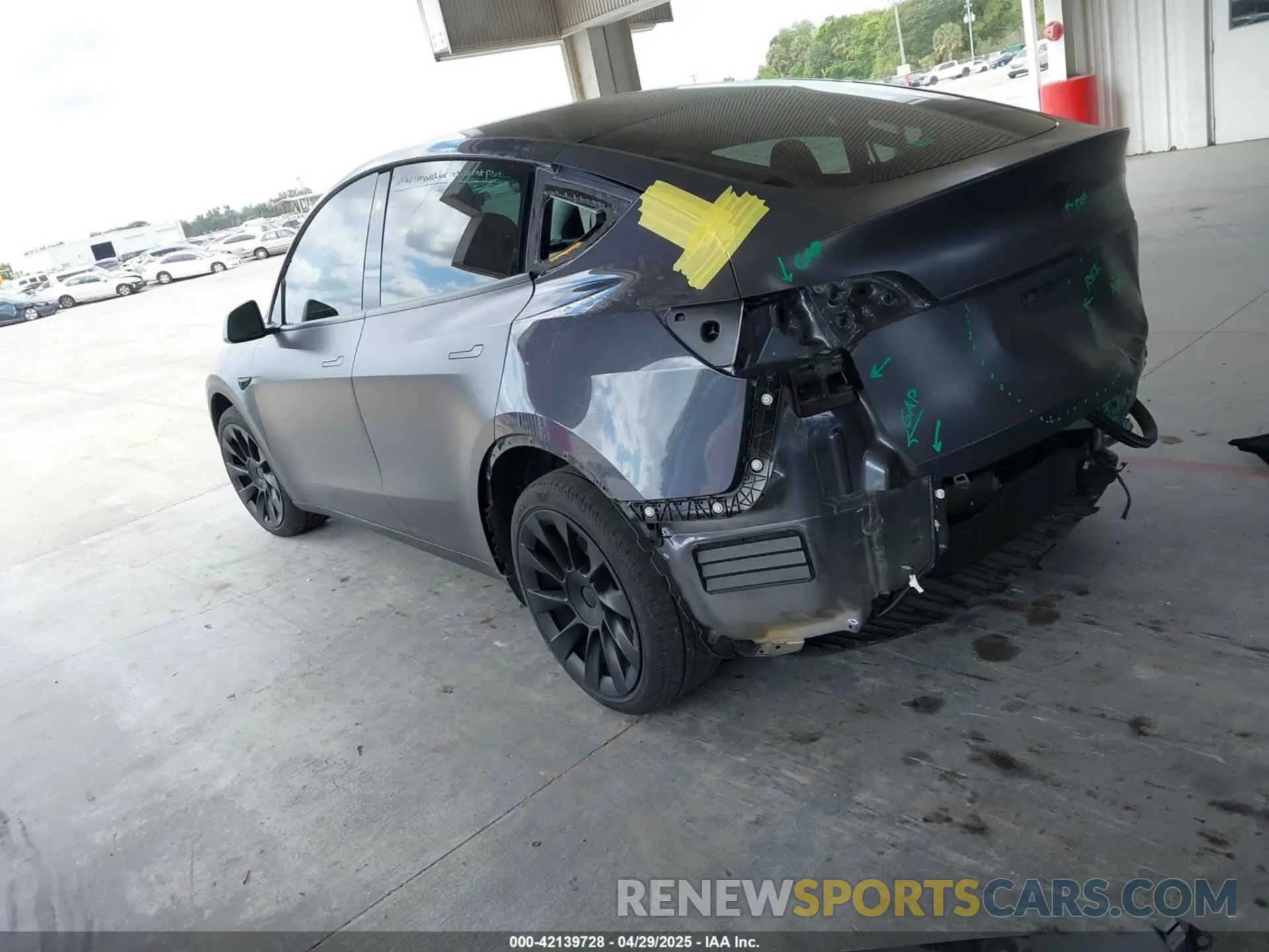 3 Photograph of a damaged car 7SAYGDEE4NF450434 TESLA MODEL Y 2022