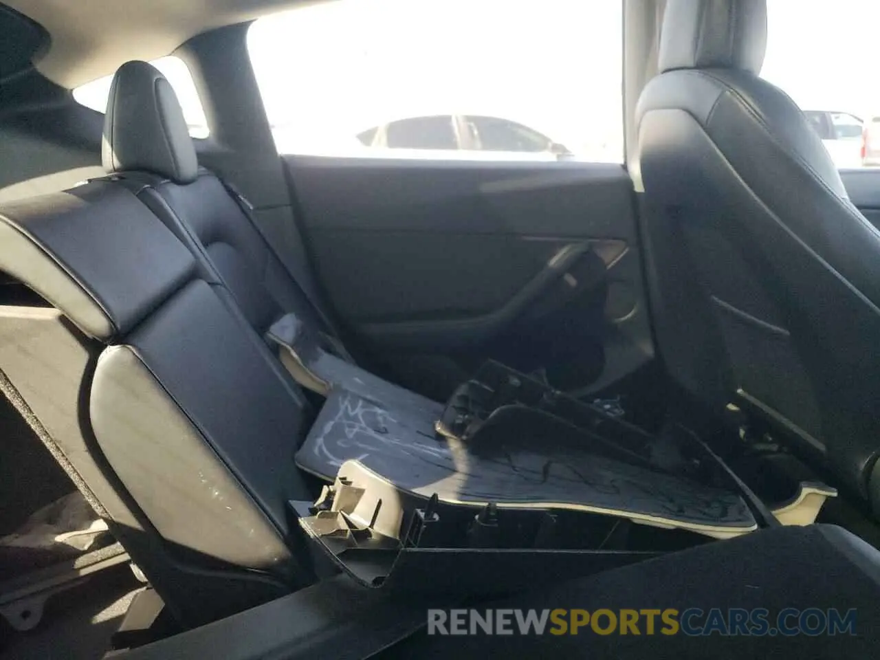 10 Photograph of a damaged car 7SAYGDEE4NF481120 TESLA MODEL Y 2022