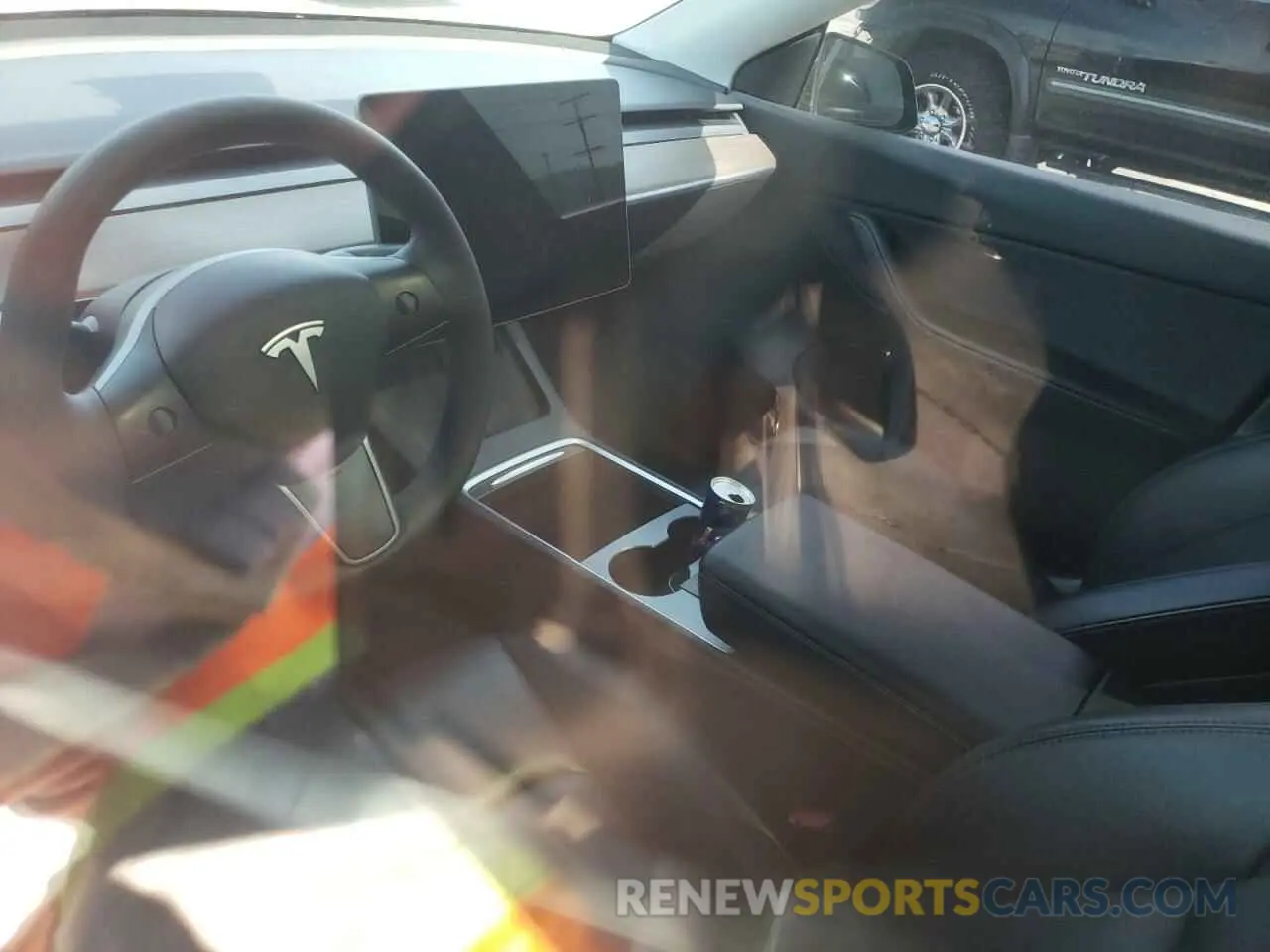 8 Photograph of a damaged car 7SAYGDEE4NF481120 TESLA MODEL Y 2022
