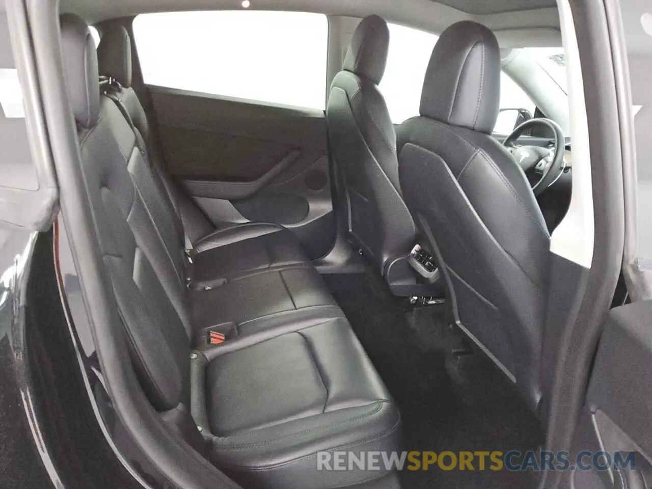 11 Photograph of a damaged car 7SAYGDEE4NF481327 TESLA MODEL Y 2022