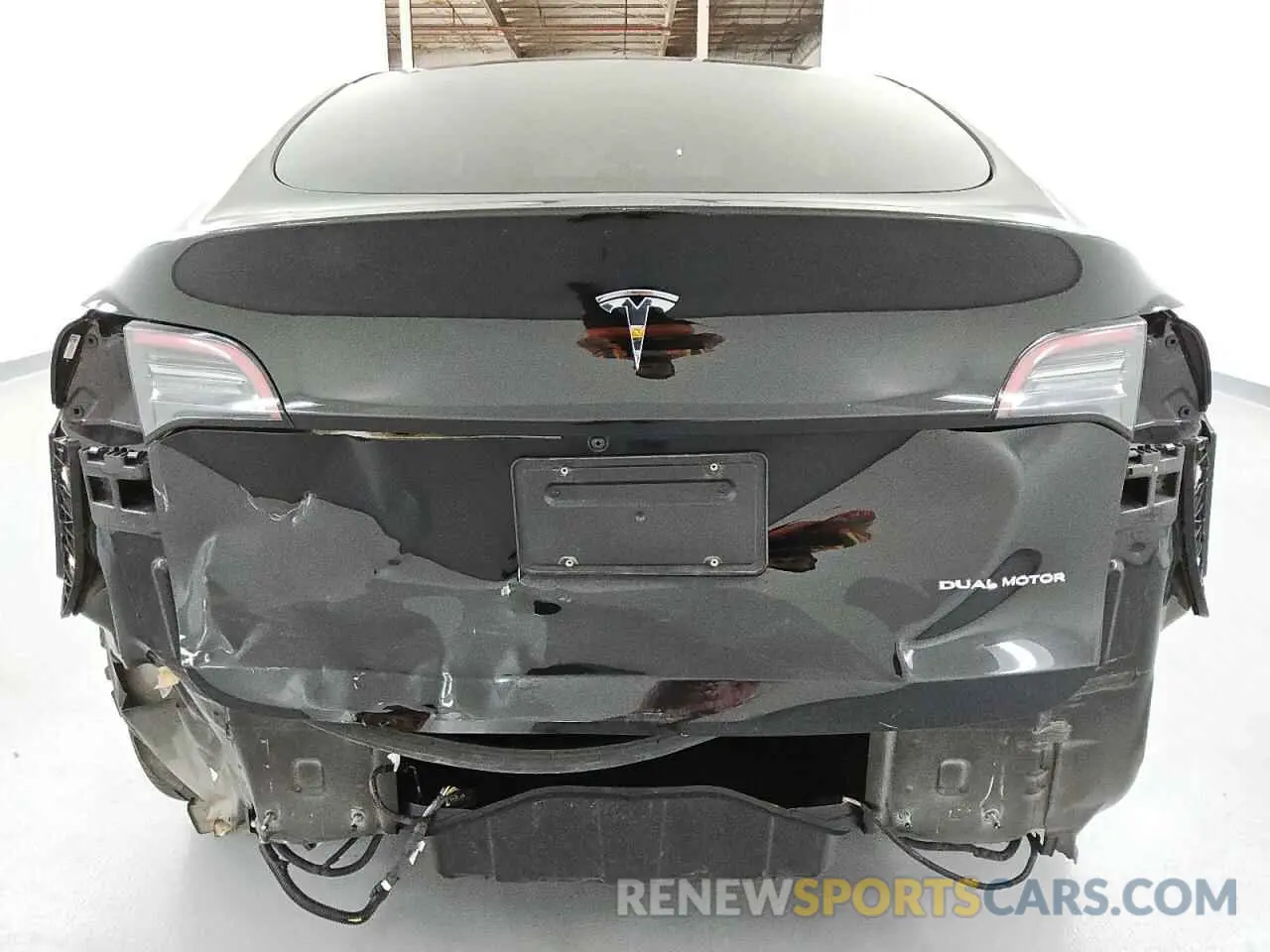 6 Photograph of a damaged car 7SAYGDEE4NF481327 TESLA MODEL Y 2022