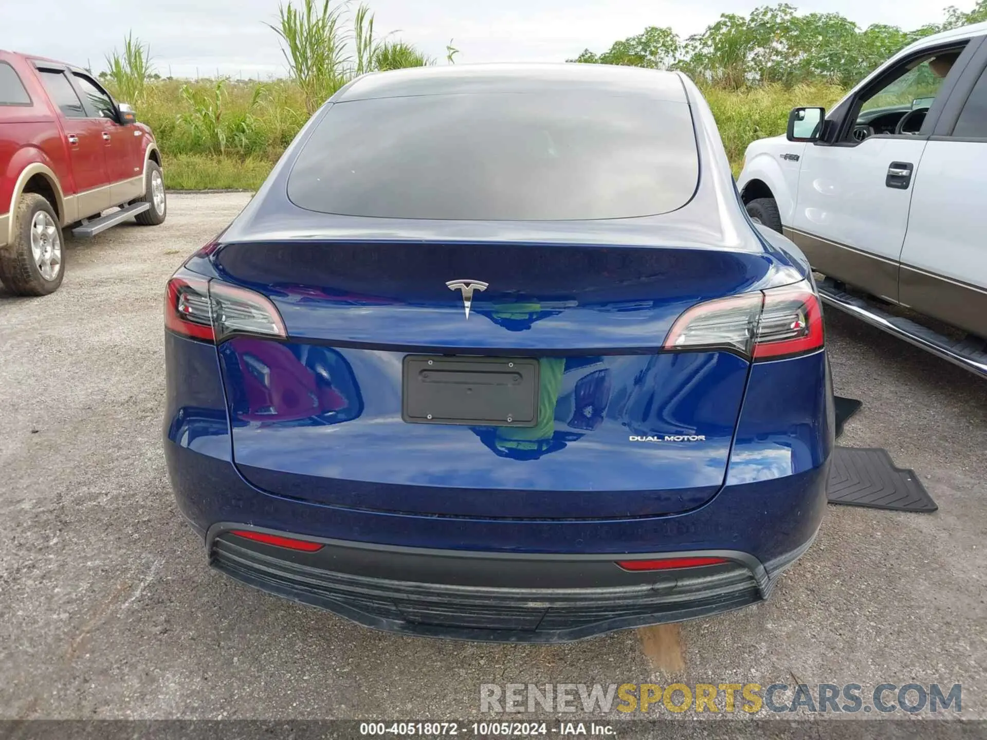 17 Photograph of a damaged car 7SAYGDEE4NF494711 TESLA MODEL Y 2022
