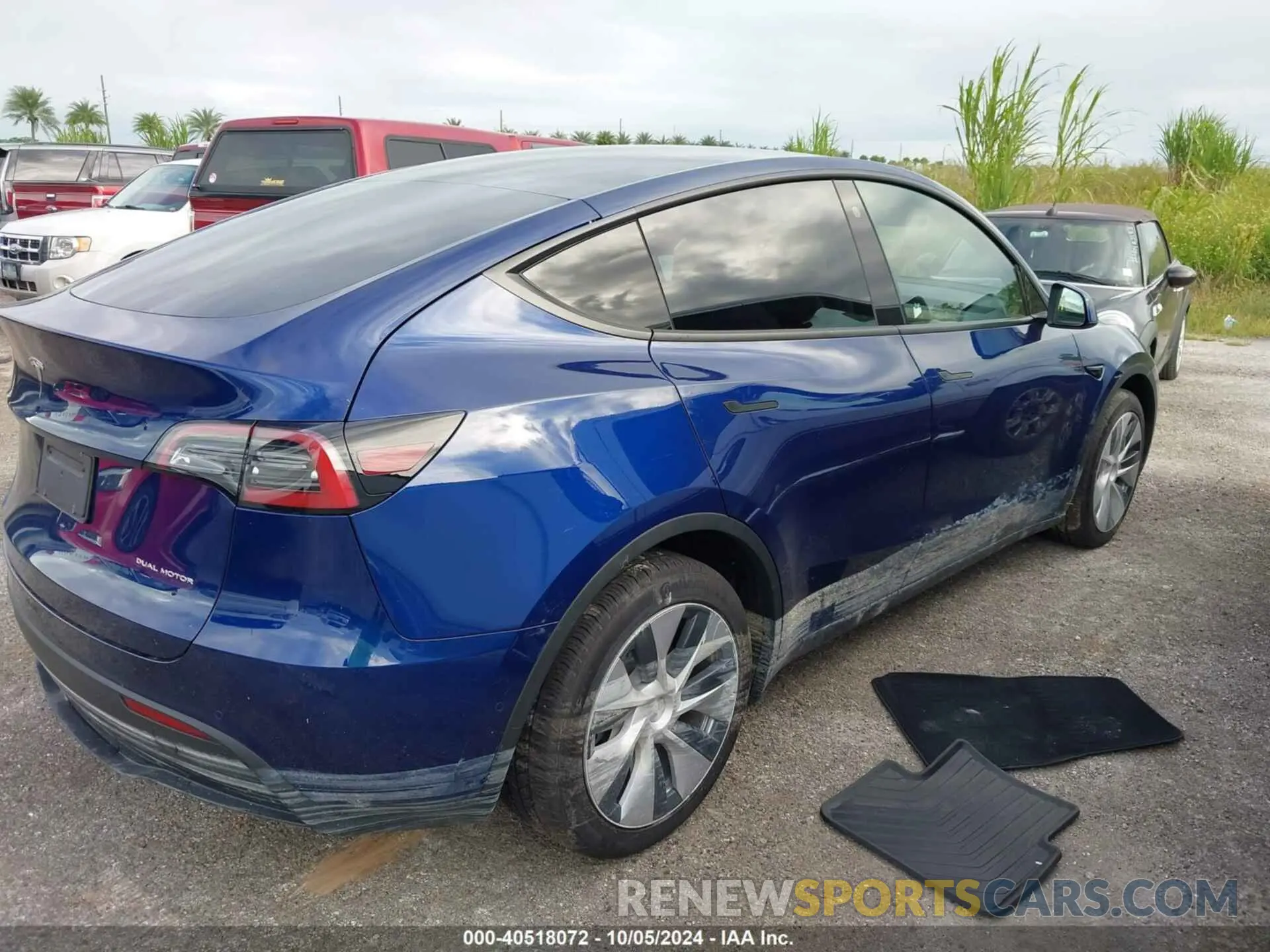 4 Photograph of a damaged car 7SAYGDEE4NF494711 TESLA MODEL Y 2022
