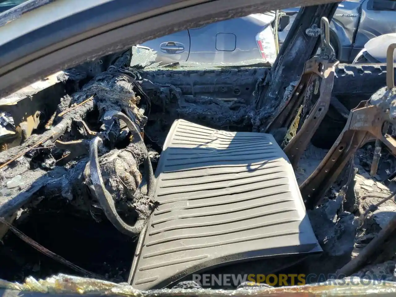 7 Photograph of a damaged car 7SAYGDEE4NF513824 TESLA MODEL Y 2022