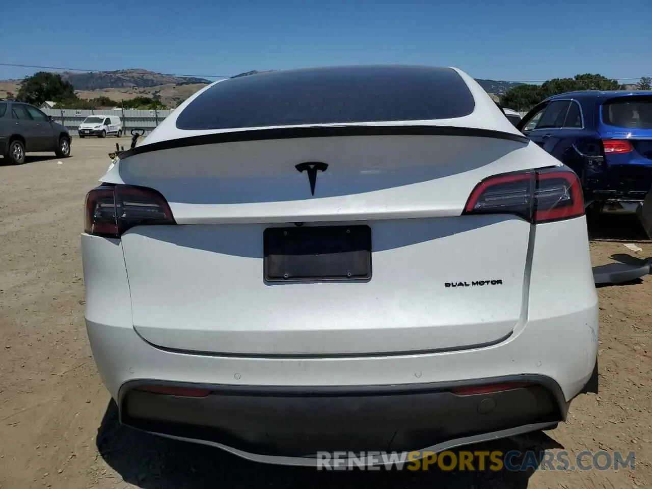 6 Photograph of a damaged car 7SAYGDEE4NF557614 TESLA MODEL Y 2022