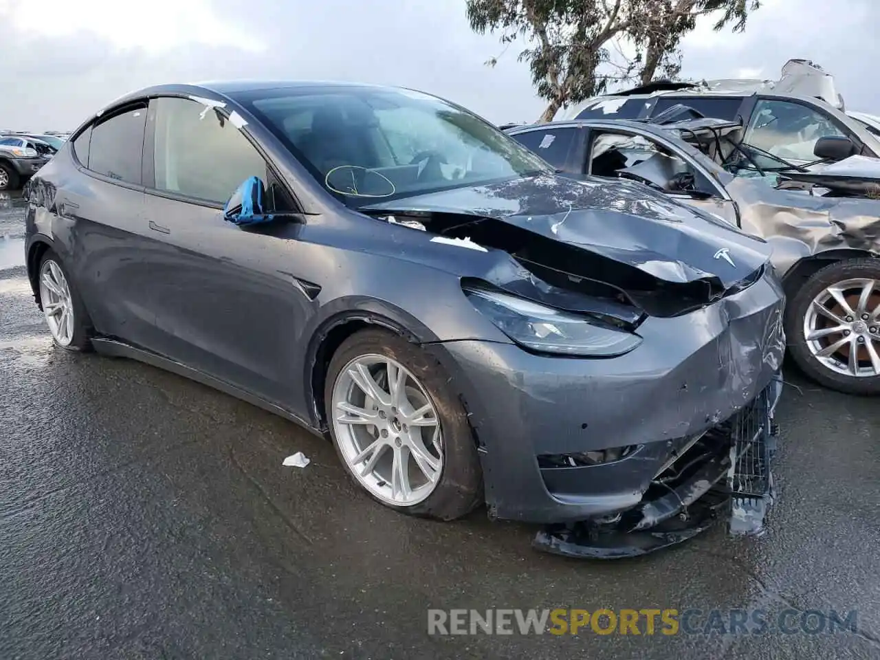 4 Photograph of a damaged car 7SAYGDEE4NF558827 TESLA MODEL Y 2022